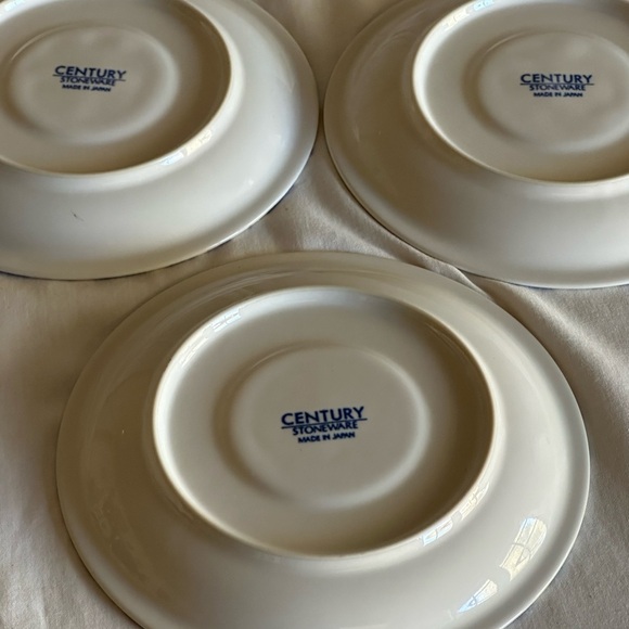 VINTAGE SET OF 3 CENTURY STONEWARE BLUEBERRY HILL SAUCERS - Picture 3 of 4